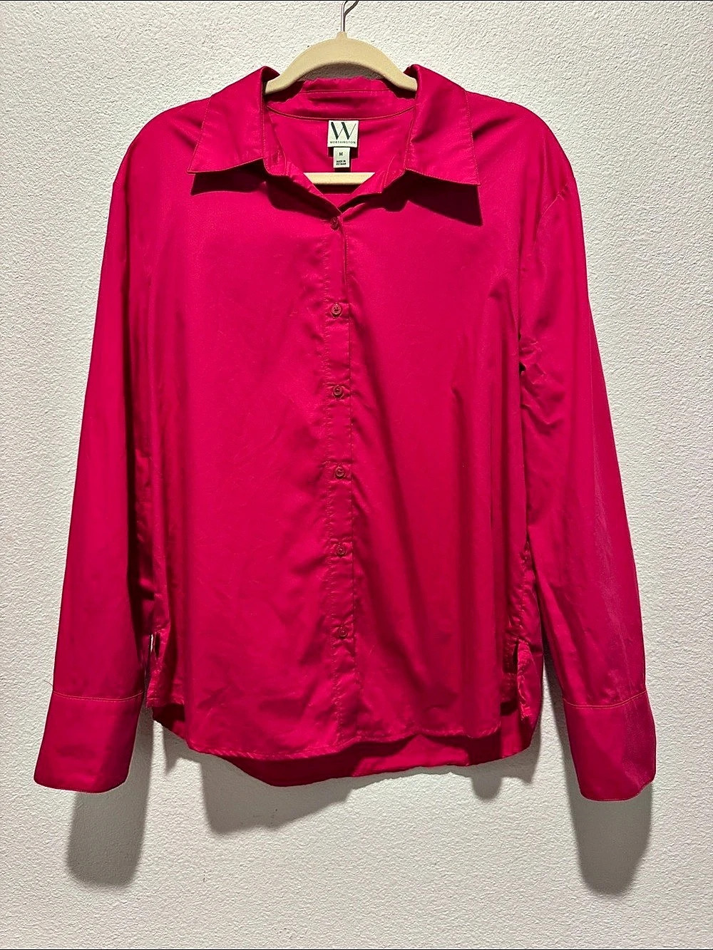 Worthington 100% Cotton women’s Button Down Shirt in Pink Size Medium Like New